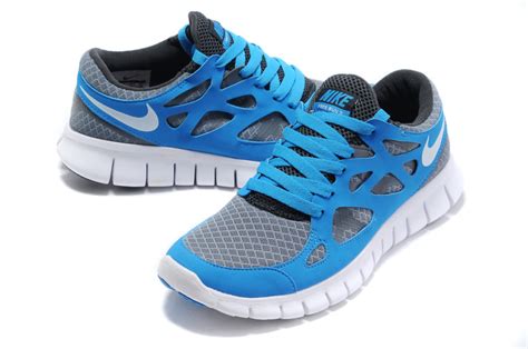 nike free runs 2.0.